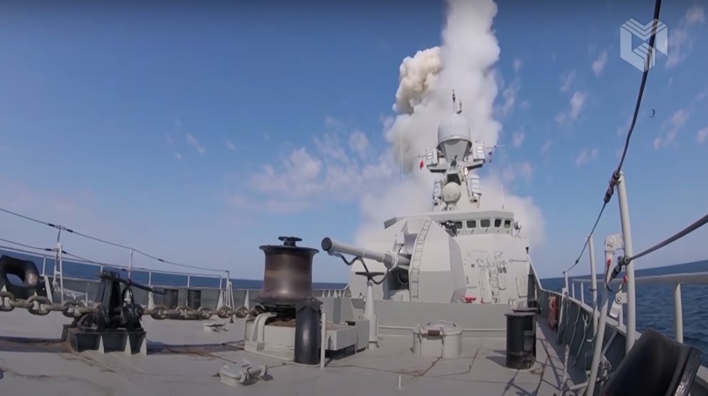 Eilmeldung! Russisches Kriegsschiff übt HyperschallraketenAbschuss vor